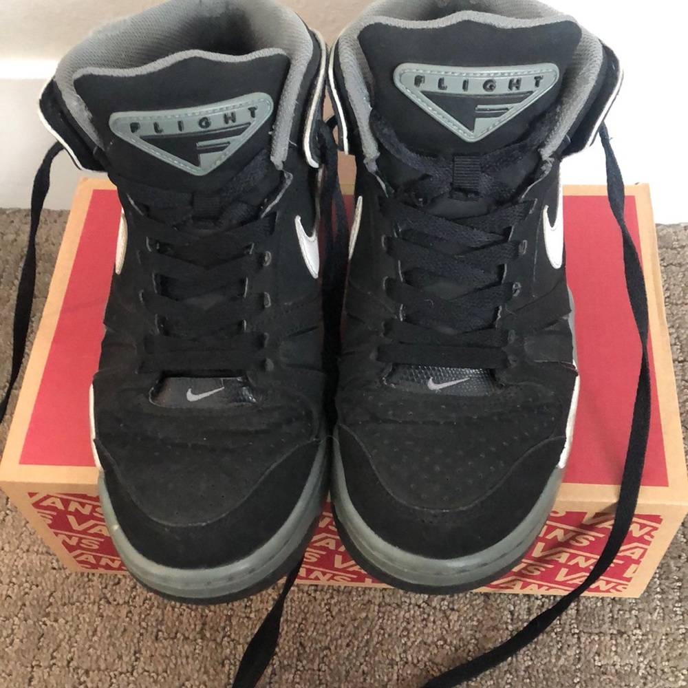 Nike Air Flight shoes men’s size 8 black with gray heavily used.